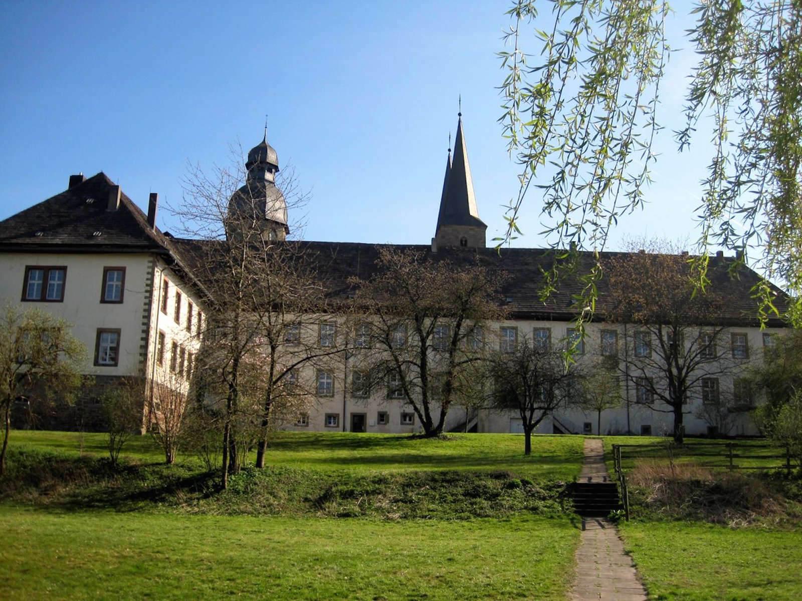 
    
            
                    Abtei Haupthaus
                
        
